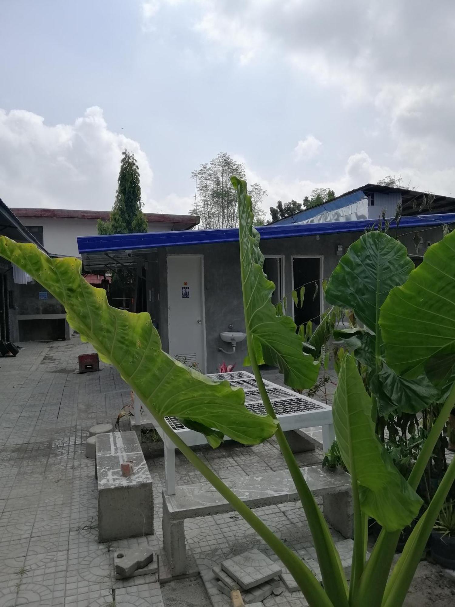 Katrina'S Dorm Vandrarhem Tarlac City Exteriör bild
