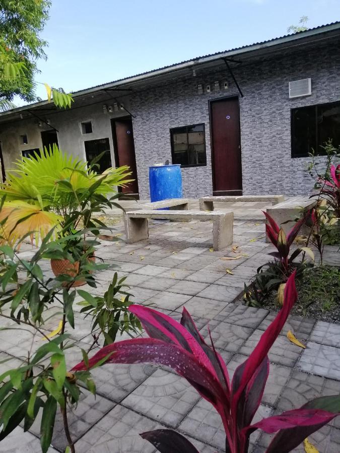 Katrina'S Dorm Vandrarhem Tarlac City Exteriör bild