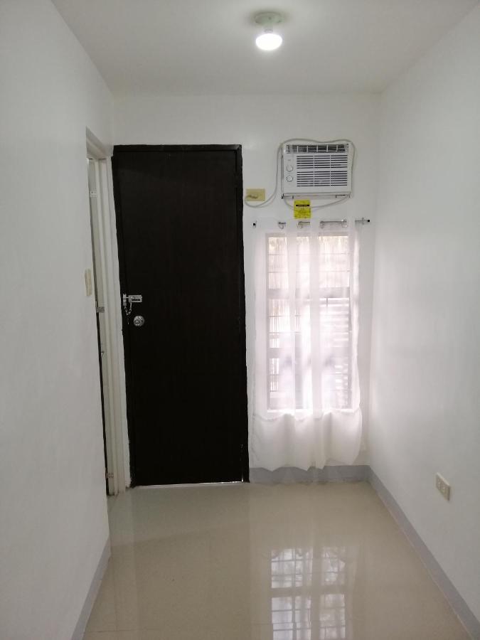 Katrina'S Dorm Vandrarhem Tarlac City Exteriör bild