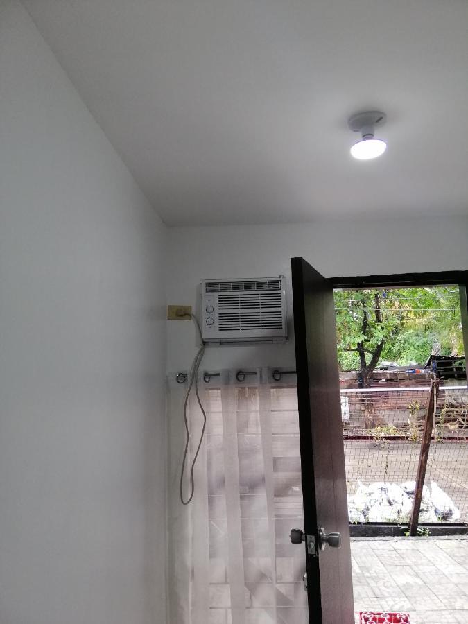 Katrina'S Dorm Vandrarhem Tarlac City Exteriör bild